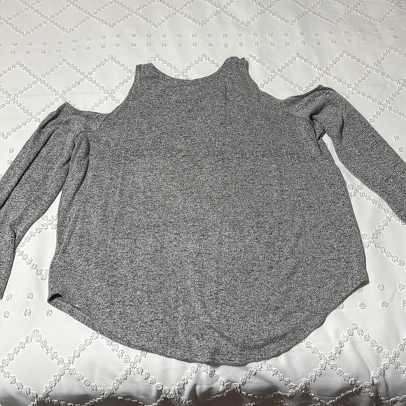 Old Navy Cold Shoulder Top - Picture 3 of 3